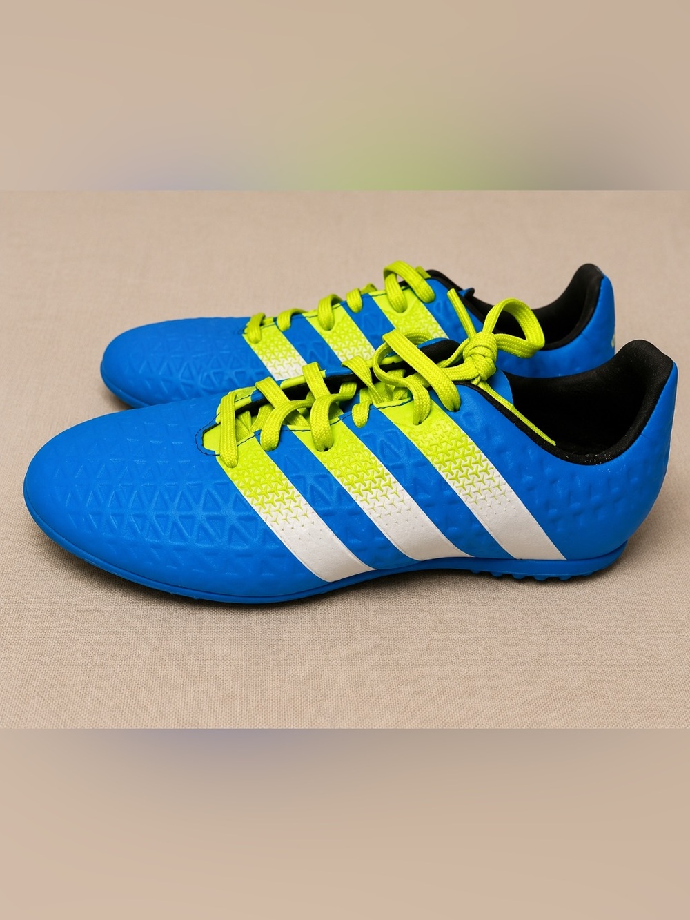 Adidas ACE 16.3 Kids Indoor Soccer Shoes Size 4 Blue Youth Athletic Sneakers